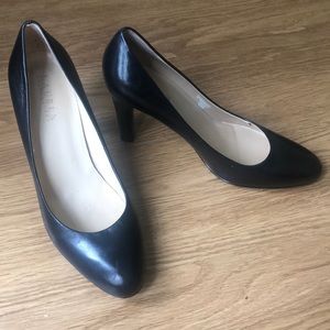 Ralph Lauren black pumps 9M